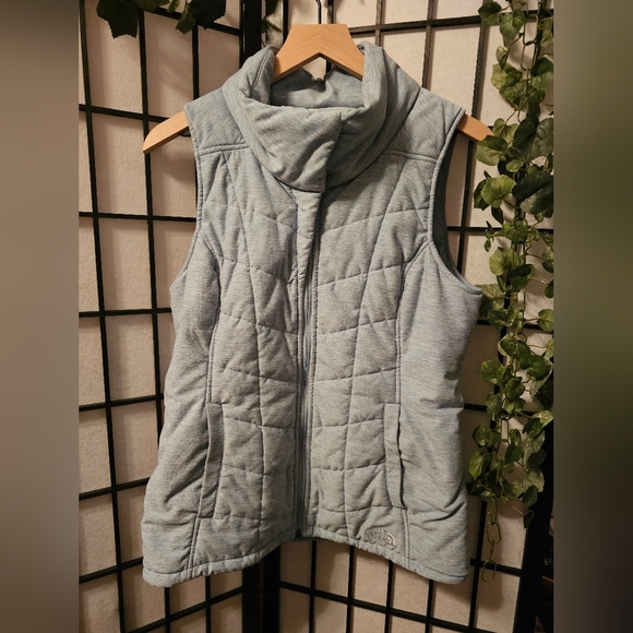 The North Face Women's Pseudio Vest Size Meduim - Picture 1 of 5